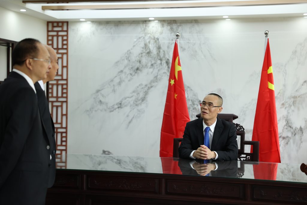 参与专业会议与行业交流