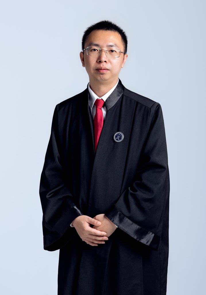 雷新林律师职业照